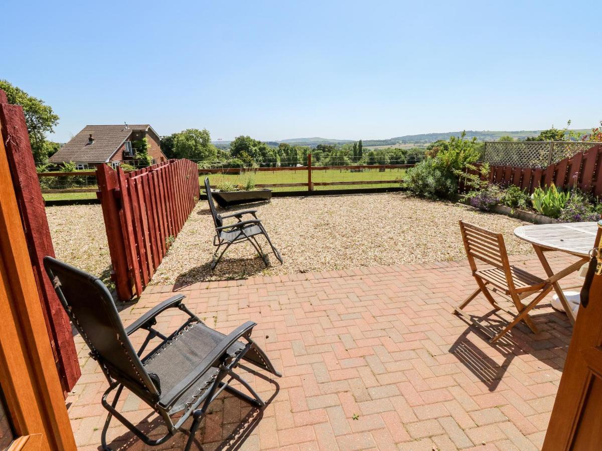 3 The Stables Villa Havenstreet  Buitenkant foto